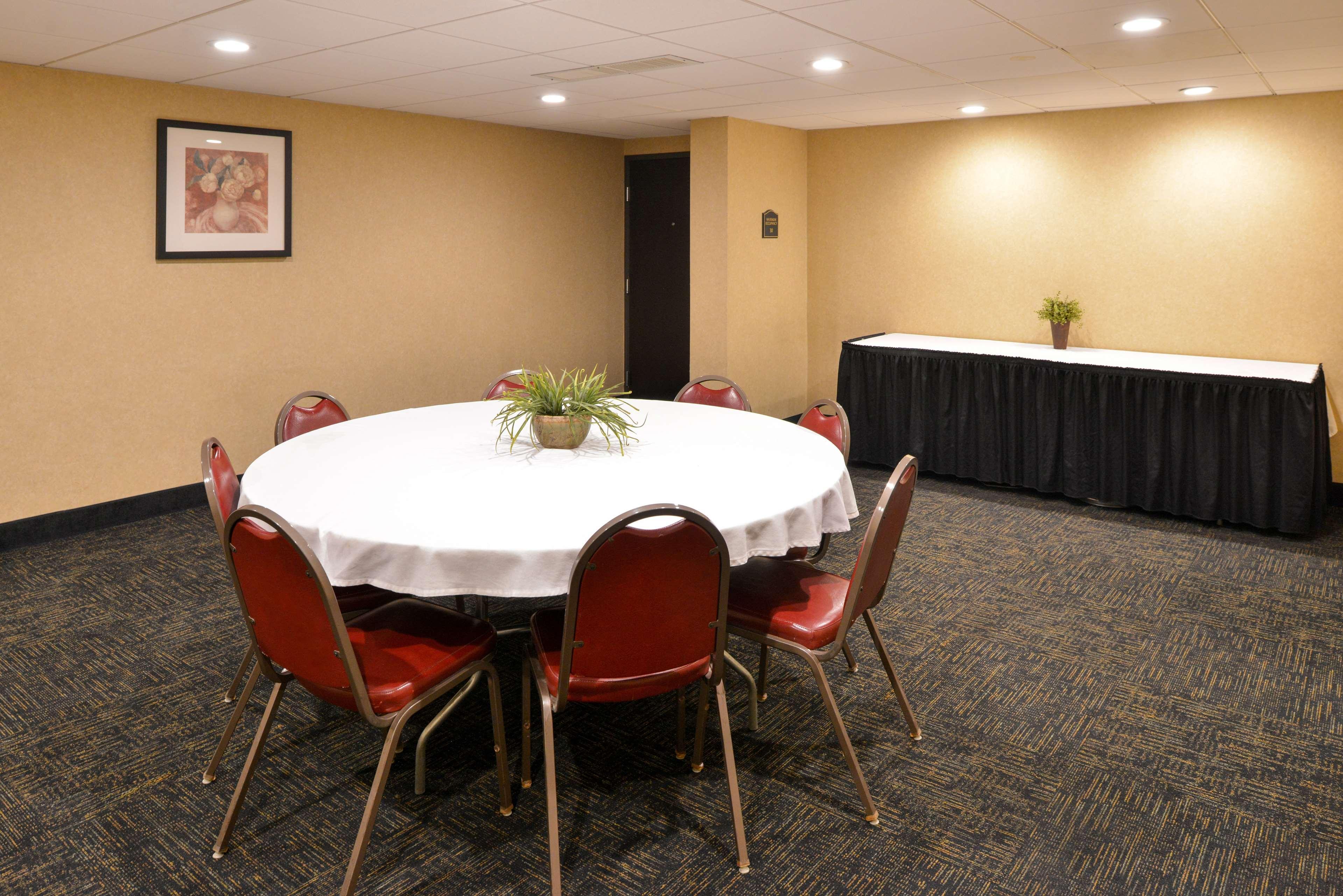 Best Western Plus Midwest Inn Омаха Экстерьер фото