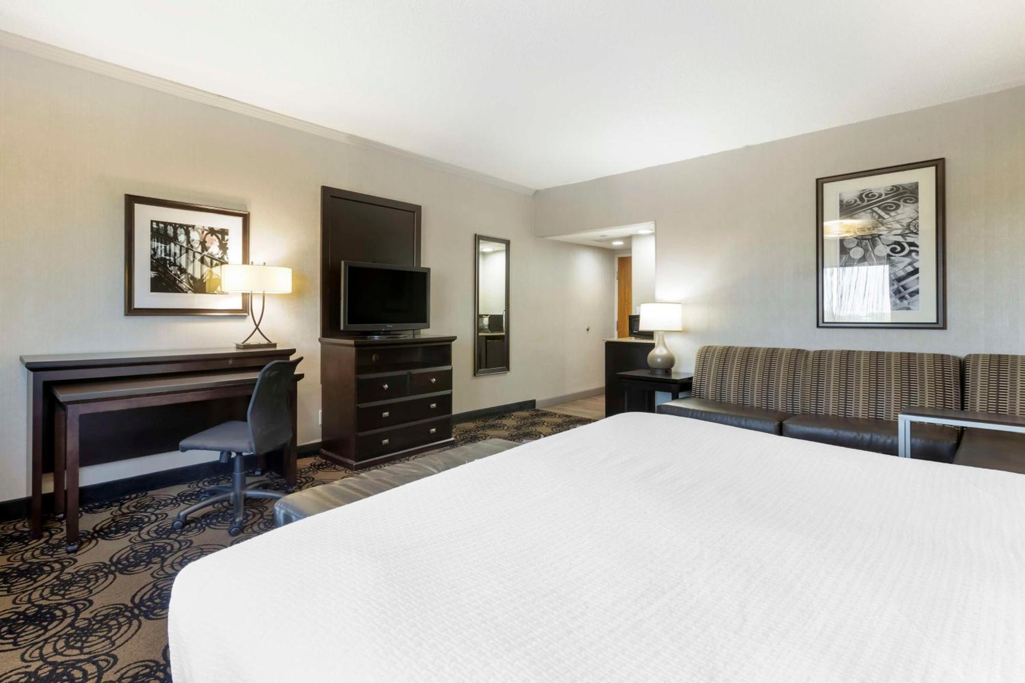 Best Western Plus Midwest Inn Омаха Экстерьер фото