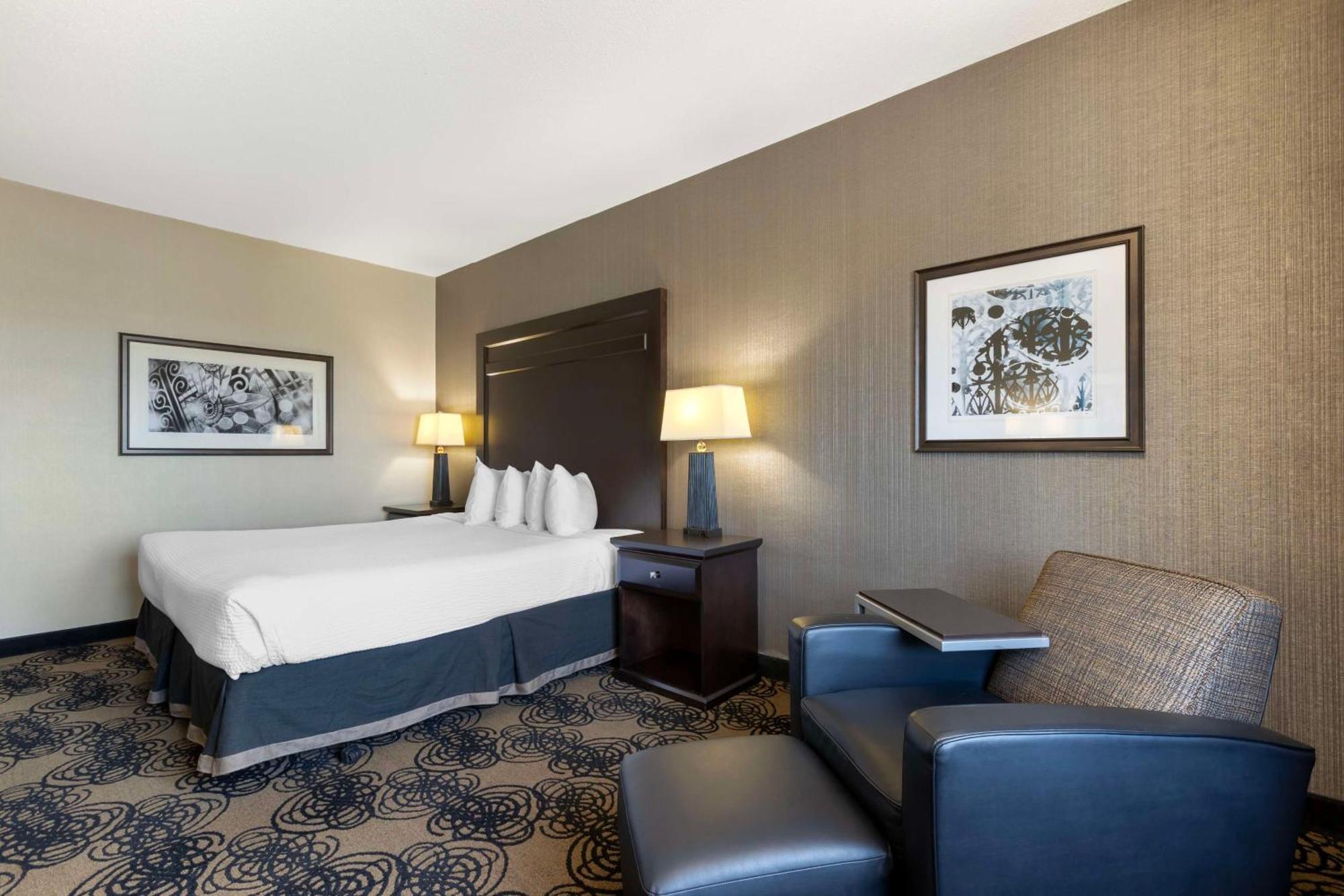 Best Western Plus Midwest Inn Омаха Экстерьер фото