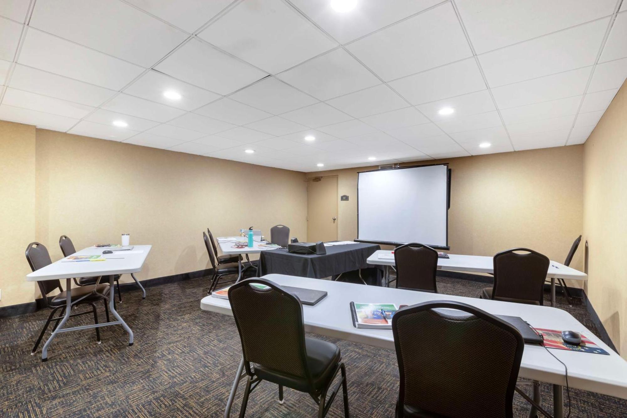 Best Western Plus Midwest Inn Омаха Экстерьер фото