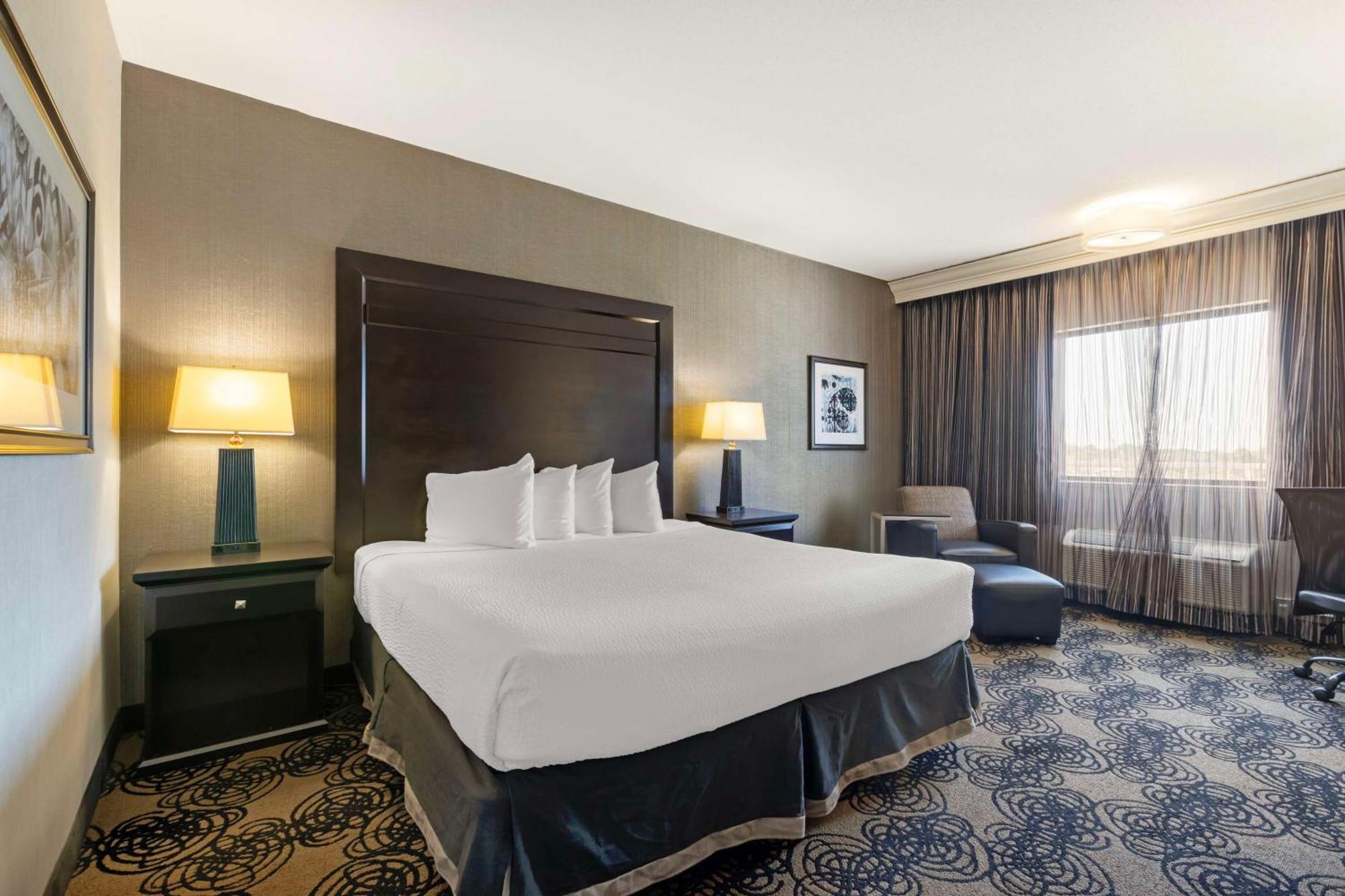 Best Western Plus Midwest Inn Омаха Экстерьер фото